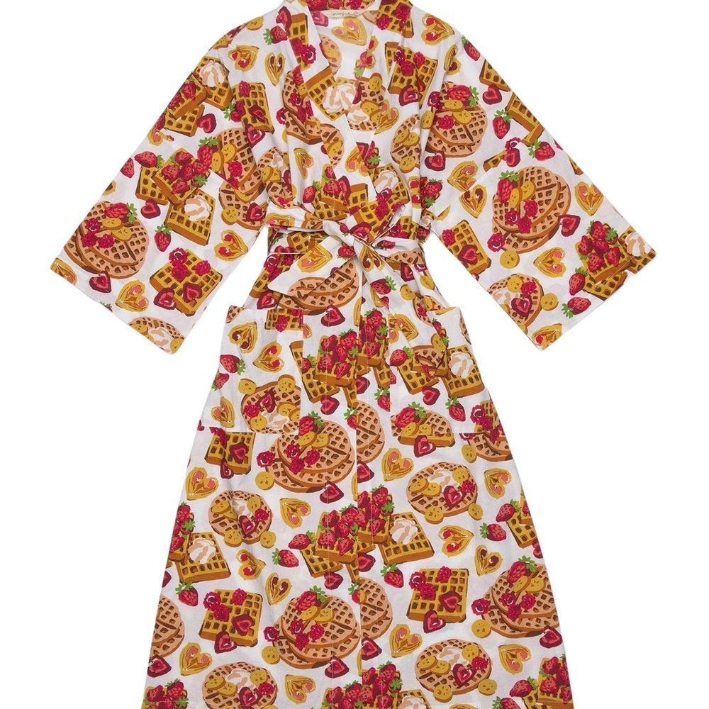 Printfresh “Waffles in Bed” Waffle and Strawberry Print Robe S/M. new with Tags